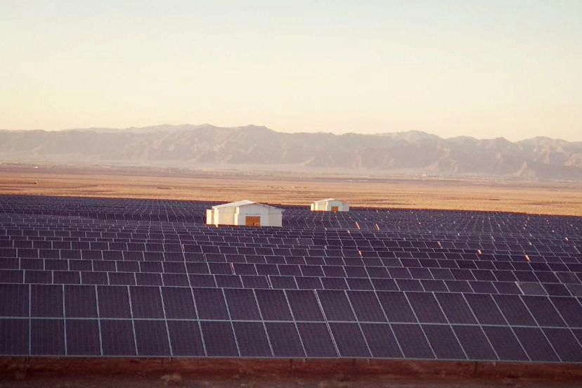 افتتاح نیروگاه خورشیدی 10 مگاواتی اقلید استان فارس